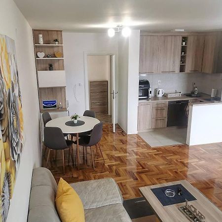 S&D Apartman Lukavica Ngoại thất bức ảnh